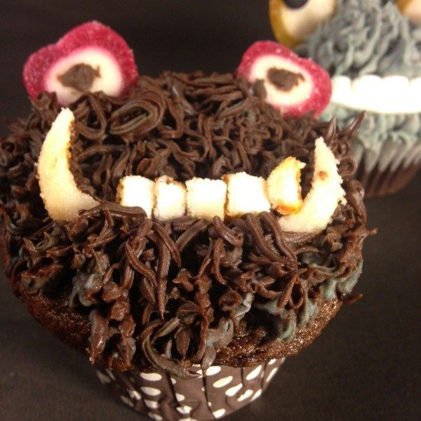 A cupcake on Elm Street (Set of 12)