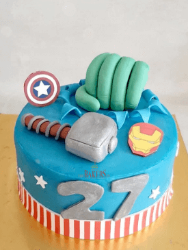Superhero hulk cake