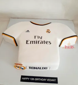 Fly emirates ronaldo cake