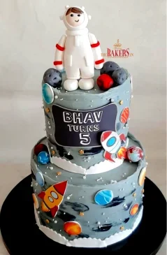 space astronaut figurine 5th birthday cake